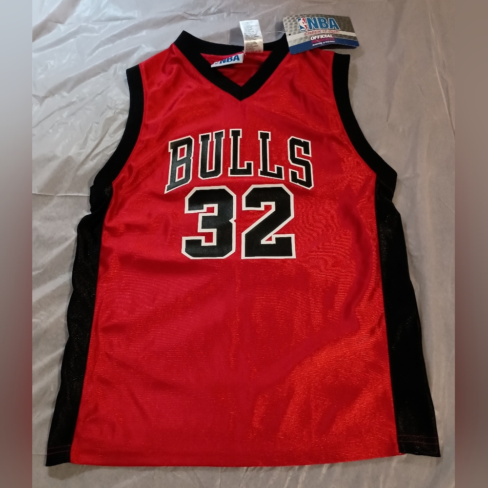 Chicago Bulls Larry Hughes #32 Jersey Size M (10-12)